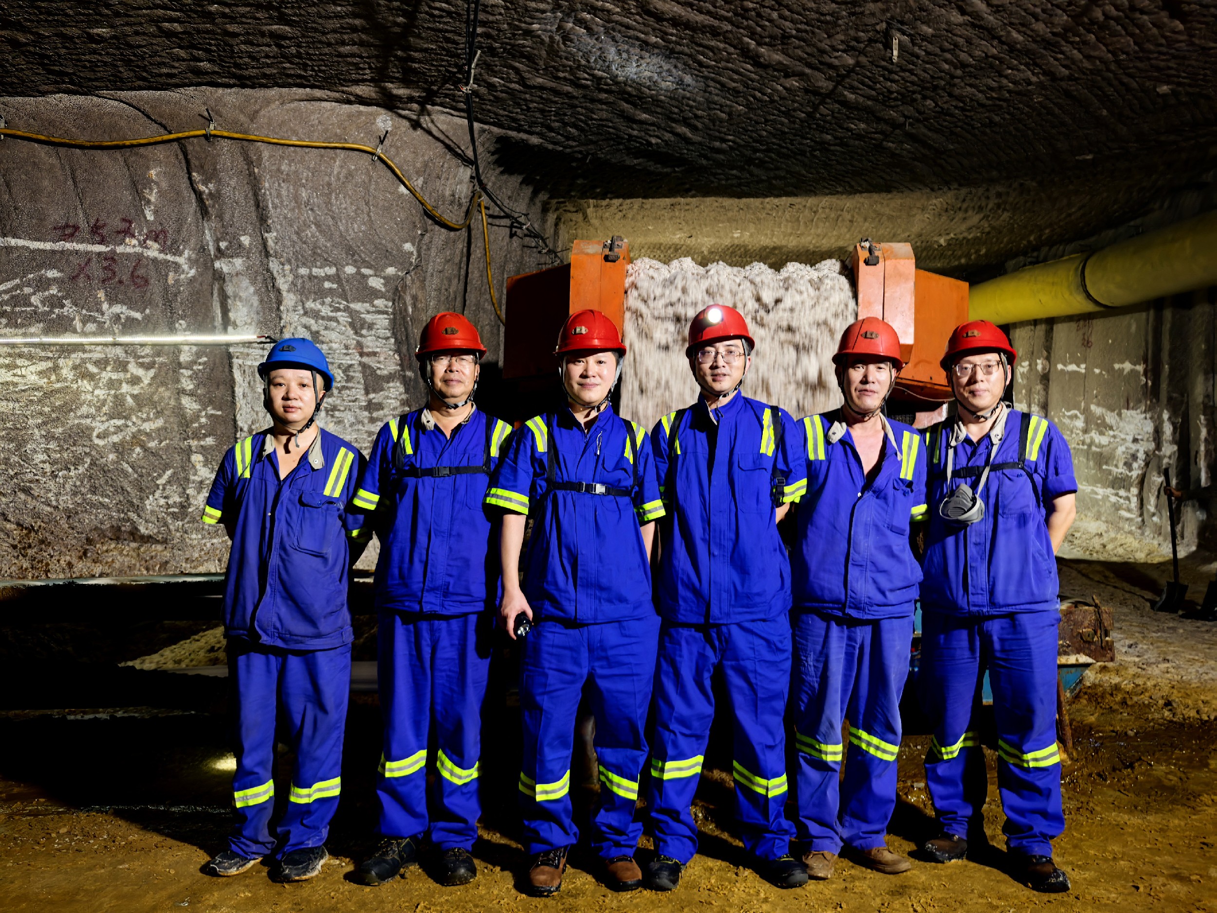 pgͽŮƽ̨-pgͽŮƽ̨ٷ2025°11.22.33.350-ɫԴ